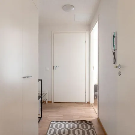 2ndhomes 2br With Sauna And Stunning Balcony Apartment
