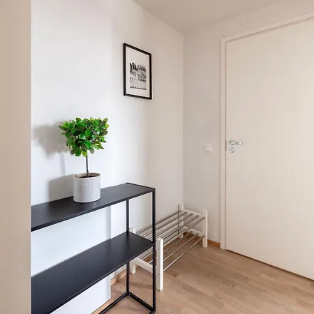 2ndhomes 2br With Sauna And Stunning Balcony Apartmán